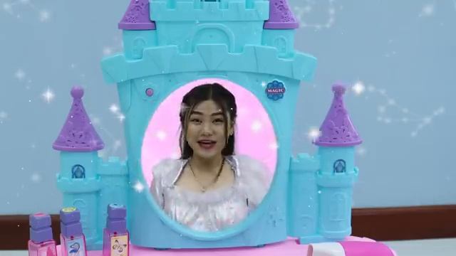 Suri Pretend Play w/ Toy Sewing Machine & Princess Dress Shop Kid Toys смотреть онлайн