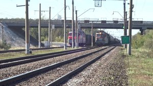 Электровоз ВЛ80с-1061 с грузовым поездом на перегоне Игумново - Доскино