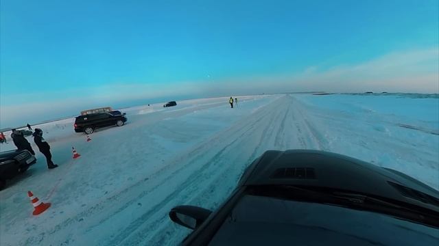 AMG ML 63 vs BMW X5 30d st.1 vs LC200 vs Lexus NX200t vs Mazda CX7 | DRAG ICE смотреть онлайн