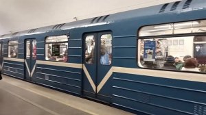 81-540/1.1 «Боинг» на «Невском проспекте».