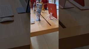 Apple Store @ The Dubai Mall