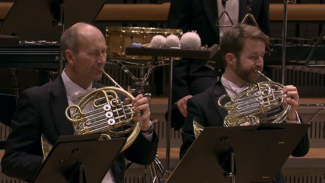 Лютославский. Симфония 1. Фрагмент.
Lutosławski- Symphony No.1 - Petrenko · Berliner Philharmoniker