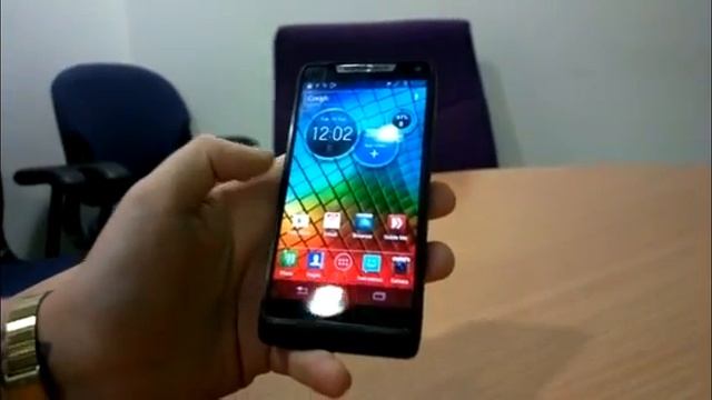 Motorola Razr I hands-on video review