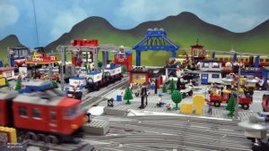 Lego train 80's layout the FAILS