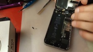 Замена акб iphone 5s // Как заменить аккумулятор на iphone 5s //Замена батарейки на айфоне