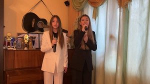 Мария и Екатерина Шабановы . Авторская песня "Возвращайся" . Автор слов и музыки Александр Иевлев.
