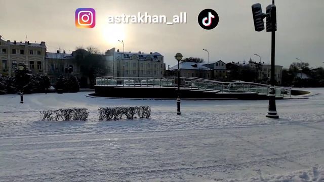 Астрахань набережная снег. Прогулка по снежной Астраханской набережной