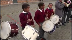 Тереза Мэй танцует под песню "Вояж" группы "Ленинград". Dancing of Theresa May. Band Leningrad.