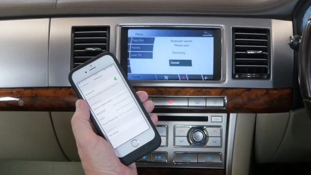 How to pair your iPhone to the Bluetooth System in a 2009 Jaguar XF смотреть онлайн