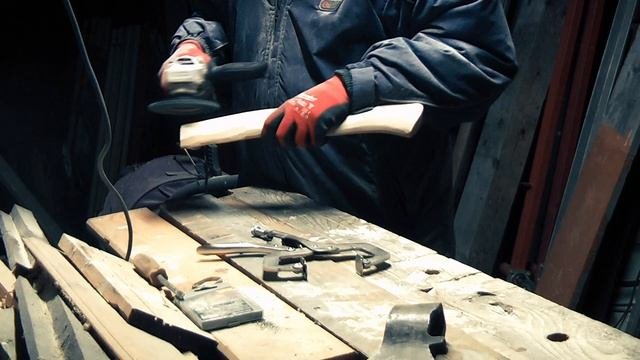 Как смастерить топор