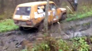 Нива по грязи на Cordiant off-road 235 75 15.