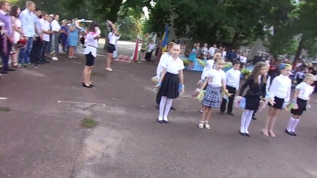 Перший дзвоник 2015 в школі №23 м.Кіровоград .Виступ учнів. смотреть онлайн