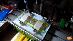 Безободковые очки на втулках