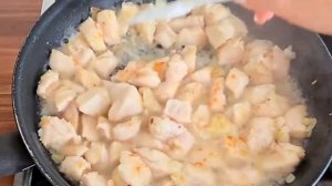 Куриная грудка в вином соусе