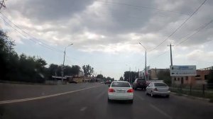 Едем по улице Адмирала Нахимова в Астрахани