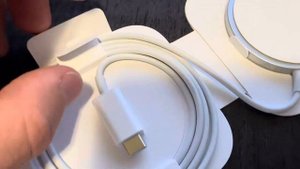 Apple Magsafe Charger for iPhone 15