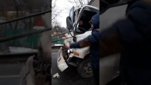 зажало ноги....