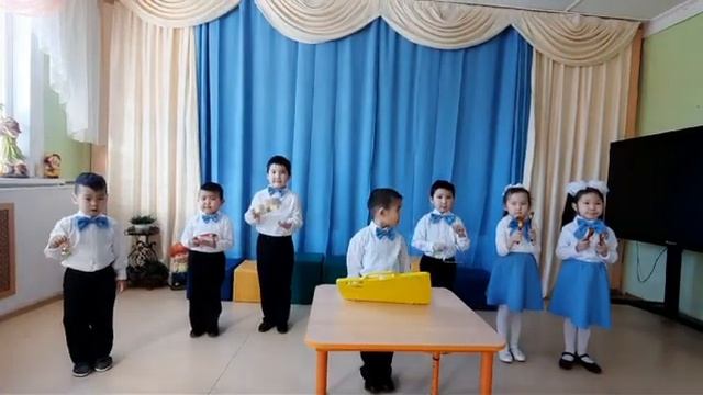 Оркестр И. Штраус "Анна - Полька" в исполнении воспитанников детского сада Северяночка, ст.гр смотреть онлайн