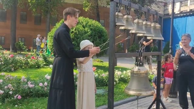 Мастер-класс по колокольному звону в саду "Эрмитаж" смотреть онлайн