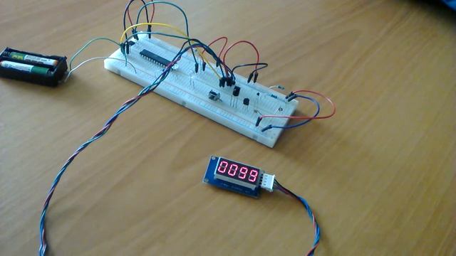 Пример использование АЦП на Attiny13 смотреть онлайн