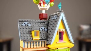 LEGO Disney 43217 "UP" HOUSE Review! (2023)