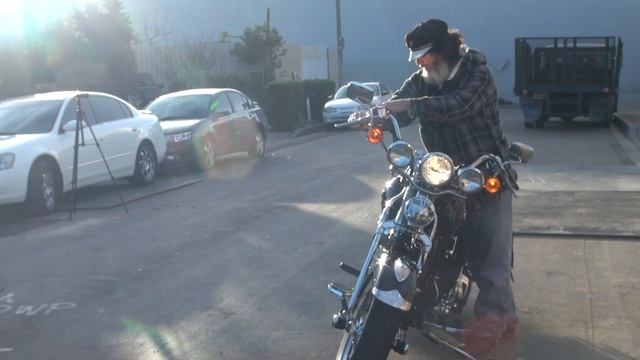 Hunting Harley's 1998 Harley Heritage Springer FLSTS Blue Stripper part 1