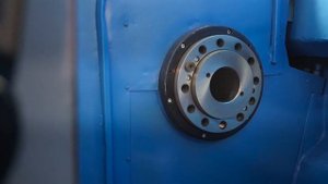 Надежный отечественный станок с ЧПУ на наклонной станине 1740РФ3. Модернизация на Рязанском заводе.