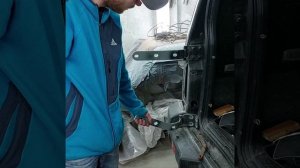 Снятие петель задней двери Тагер Тагаз