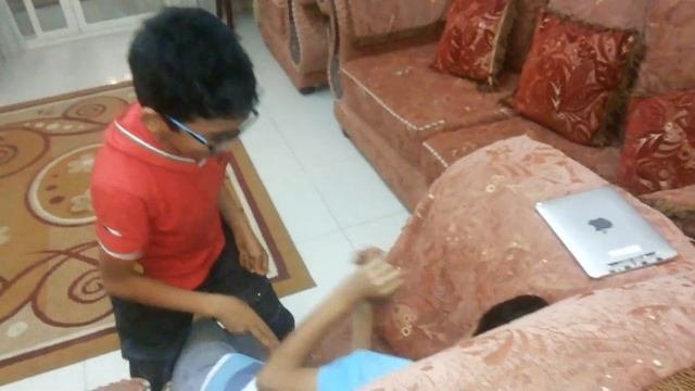 طفل يكسر ايباد 2015 HD