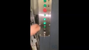 Механические стопорные устройства у грузового подъемника