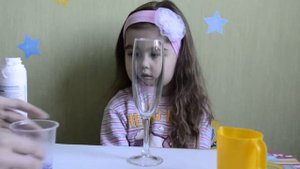 Эксперименты с пеной для бритья! Вика делает коктейли!