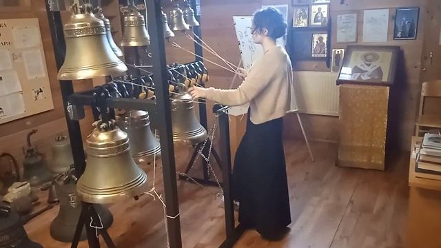 Выпускной звон в Московской школе звонарей "Колокольный Градъ". Осокина Мария. Колокольный вальс смотреть онлайн