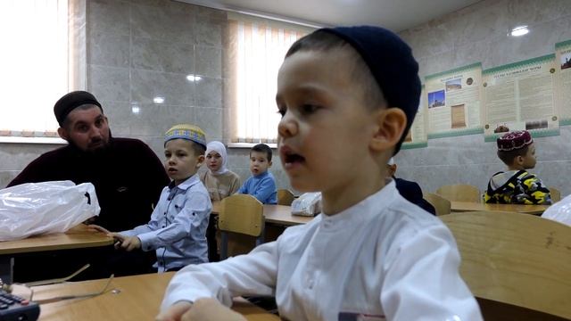 Туеш мәчетендә "Мин Коръән яратам" исемле Коръән укылар бәйгесе. Кукмара шәhәре, 04.01.2024 ел.