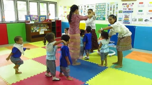 Стас и Катюшка в садике I Aun Nursery Koh Samui смотреть онлайн