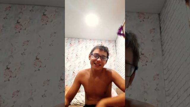 иди сюда будем кровь из пальца брать