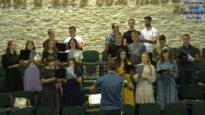 С глаз скатилась чистая слеза,  хор /Умирая нас любил /  Вифания