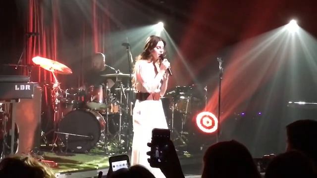 Lana Del Rey Performs “Love” for the first time