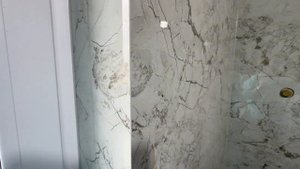 Обзор керамогранита в ванной комнате.