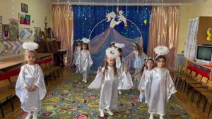 Красивый вход на утренник Танец « Снится сон» в детском саду