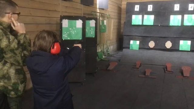 стрельба из пистолета ПЛК на 15 м в тире А1