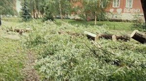 Ты зачем меня снимаешь, я чо здесь стою