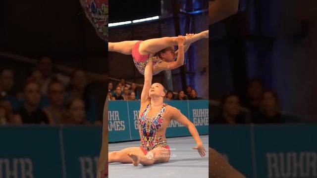 WOW..see this flexible girl..... #acrobatic #circus #sportakrobatik #gymnasticsgirl