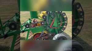 Пресс подборщик рулонный 95х80 в работе