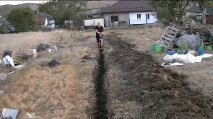 Копка траншеи под коммуникации