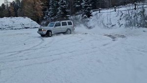 Jeep Commander 5.7 Hemi Snow Drift