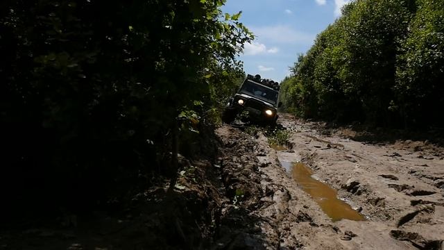 Land Rover Defender 110 Offroad смотреть онлайн