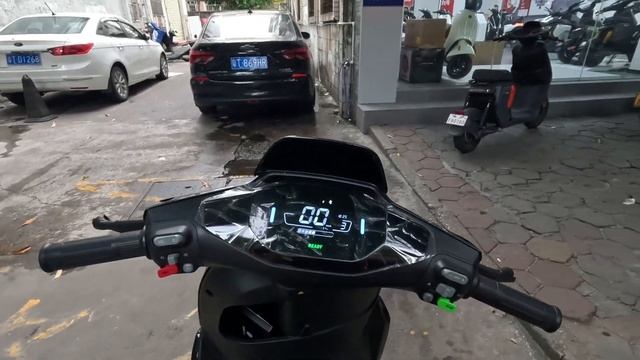 ЗАРЯЖЕННЫЙ ЧЕРНЫЙ ЭЛЕКТРОСКУТЕР Segway-Ninebot M95C #2024scooter #ninebot #m95c #мопед #скутер