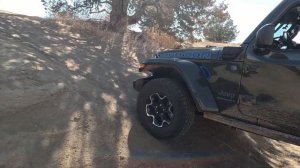 Jeep Wrangler Rubicon 4xe Tackles Ram Off-Road Park