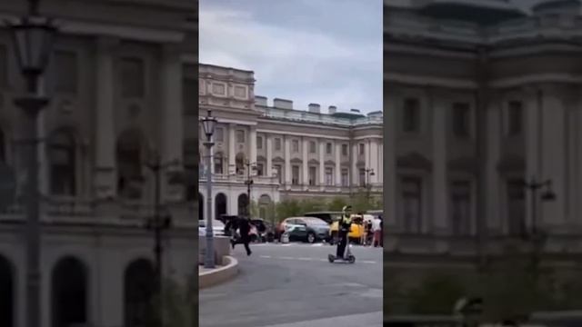 В Питере своя атмосфера.. #питер #самокат #полиция #курьезы