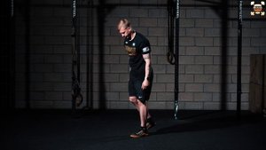 Ласточка на одной ноге / Наклоны на одной с вытягиванием рук